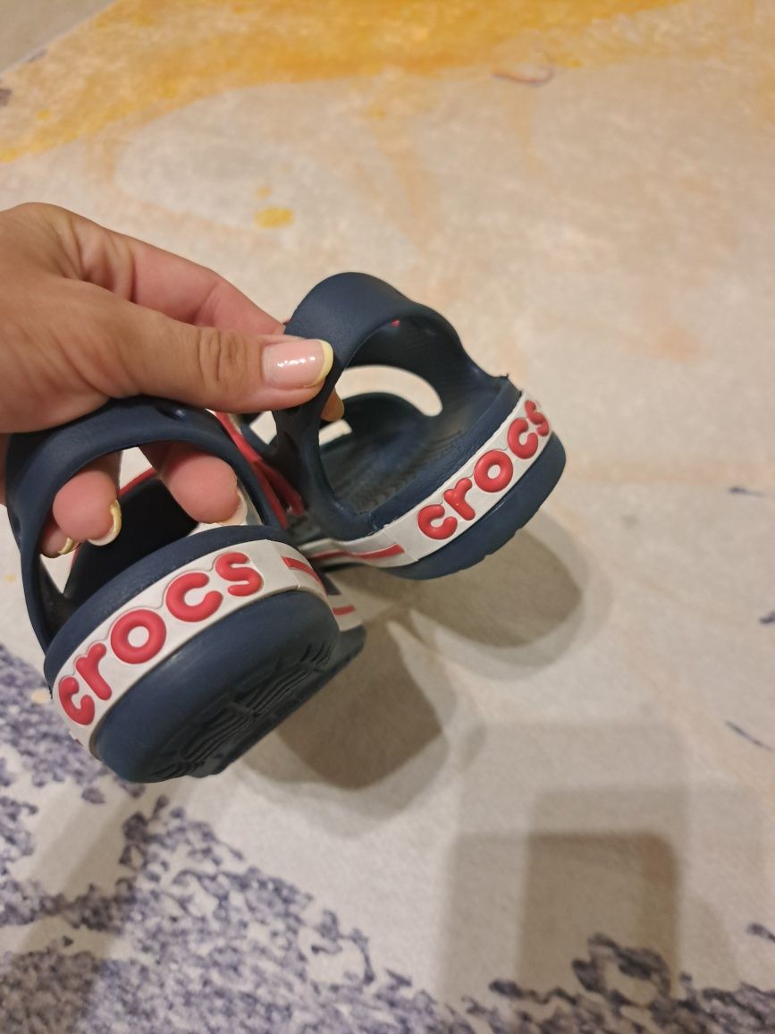 Сандали CROCS червен цвят