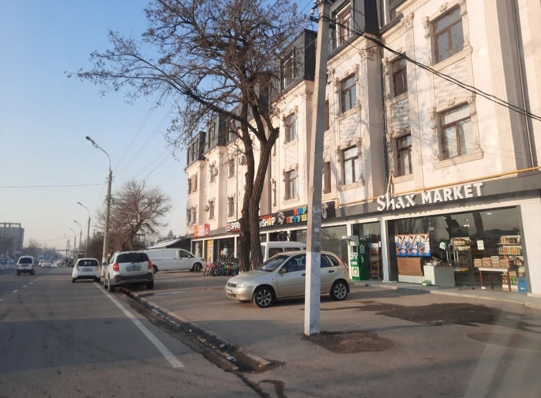 Mirzo ulug'be rayonida magazin sotiladi ko'chani yuzida