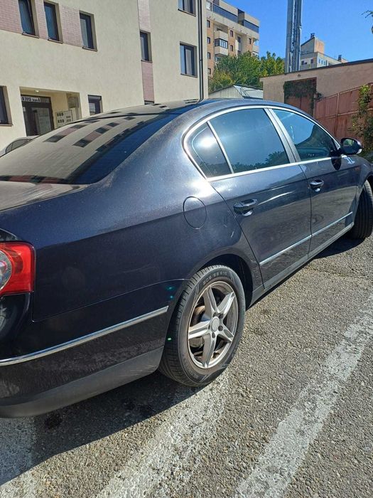 Vând Volkswagen Passat