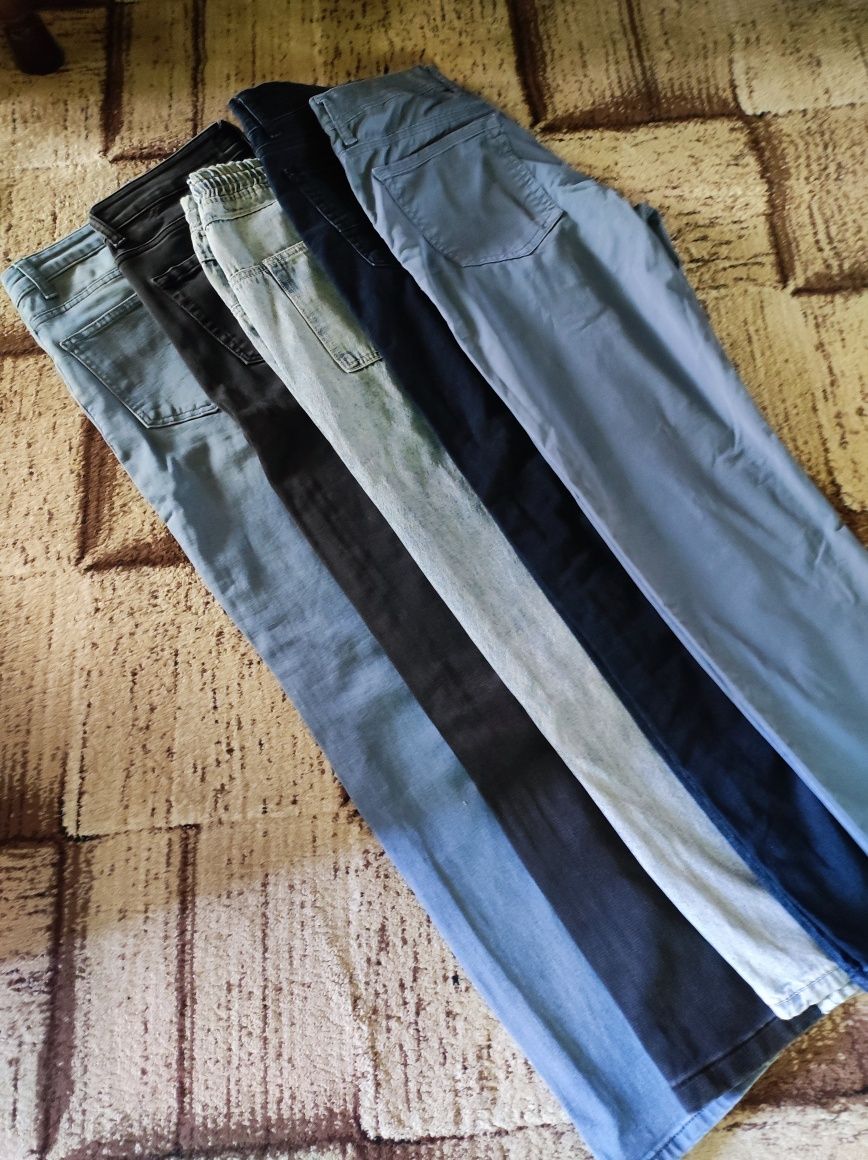 Фирменные брюки,разных размеров.Всё как новое.В идеальном состоянии.