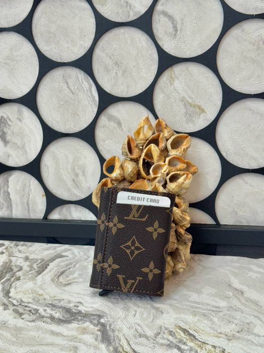 Luis Viton портфейл