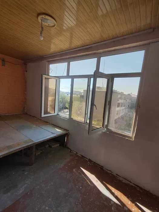 Срочно 3 хонали квартира Шарк-1 да Сотилади