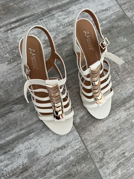 Pantofi cu toc marimea 40