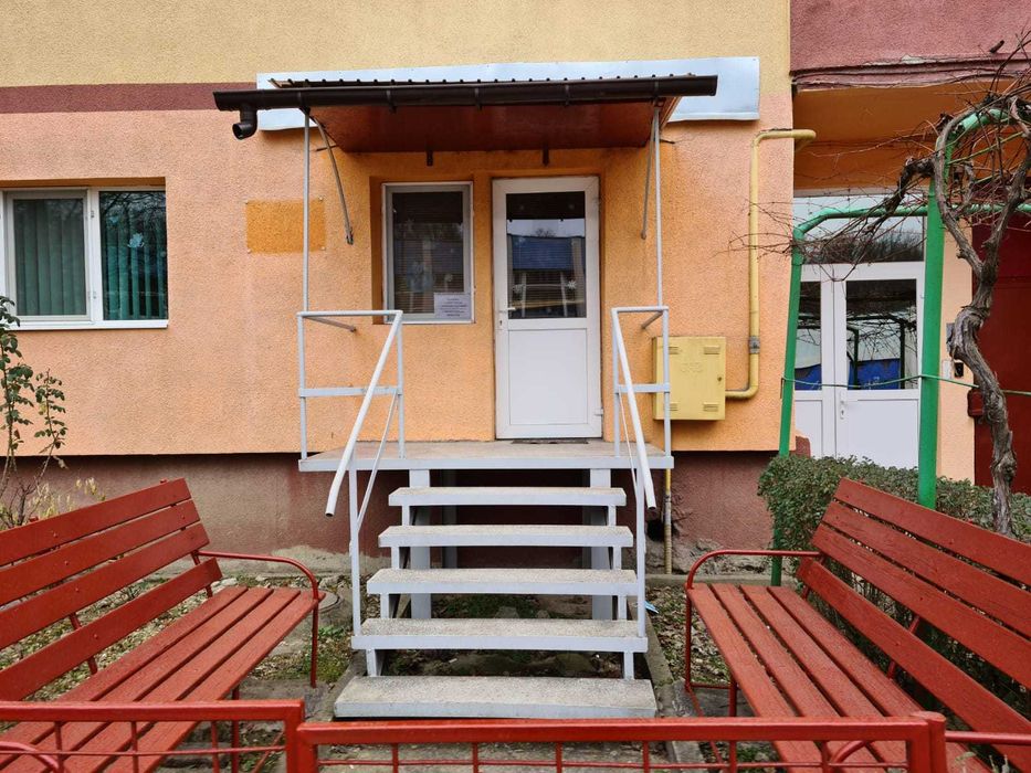 Inchiriez Zona Spital Judetean Resita, Spatiu Comercial, AP 2 camere
