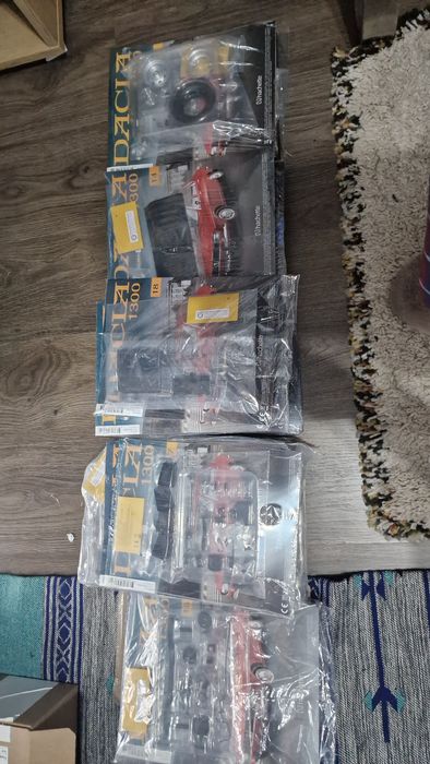Vand reviste colecția dacia 1300 scara 1:8
