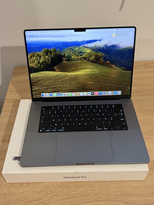 Vand macbook pro M1 16” 16 gb ram , 1 tb in stare foarte buna
