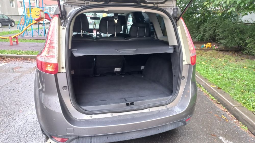 Vând Renault Grand Scenic 3   2.0 Diesel