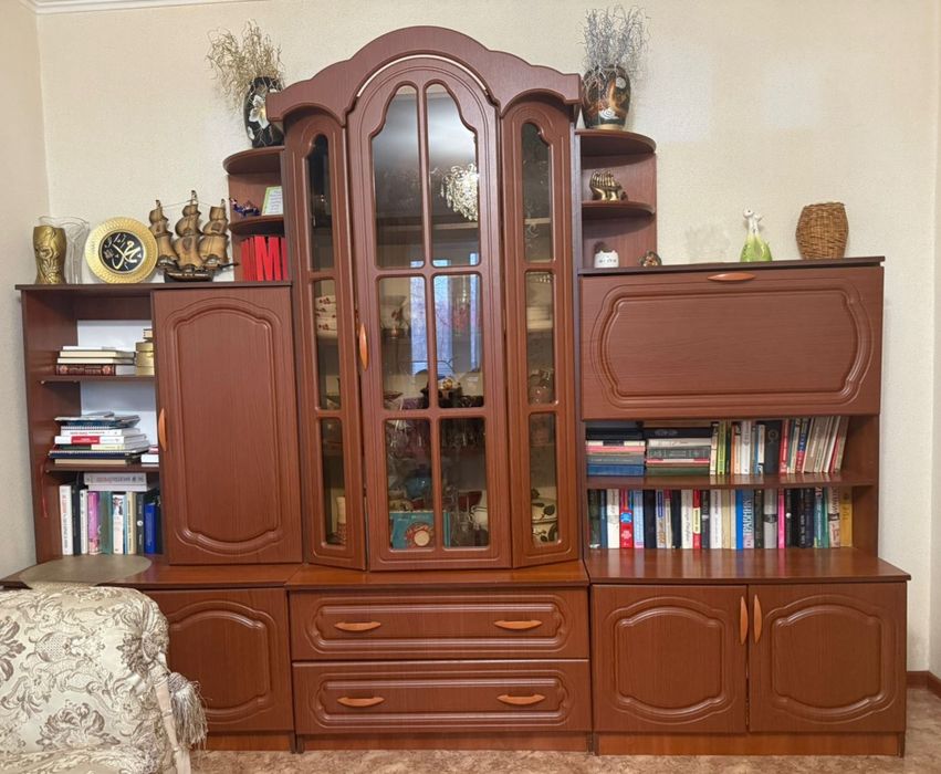 Стенка в гостинную.