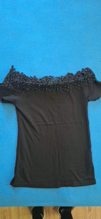 Дамски топове и тениски