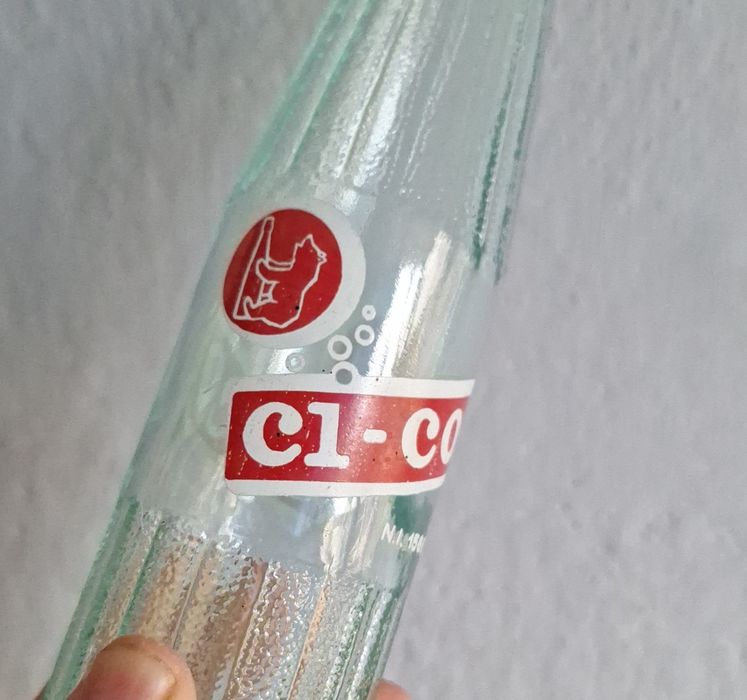 Sticlă veche de Cico din perioada comunistă