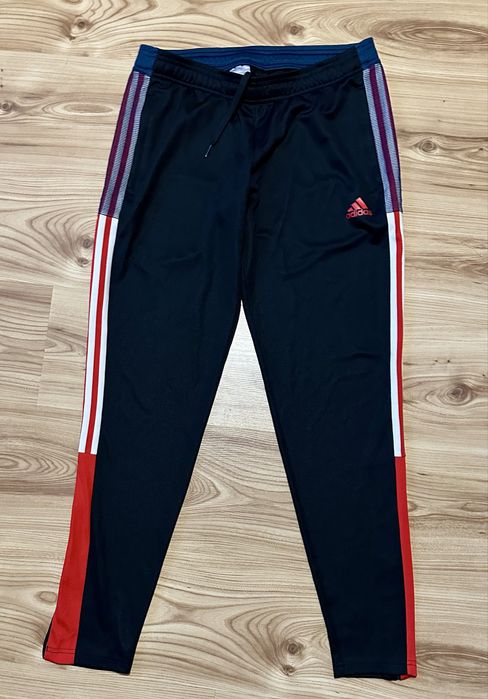 Nike,Adidas,Arsenal Marishi Adidas,Carhartt