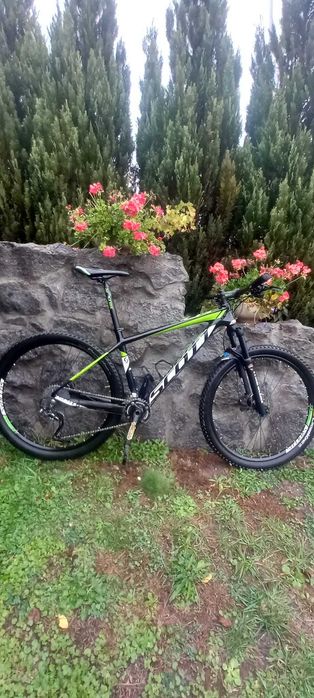 vînd bicicleta MTB SCOTT carbon