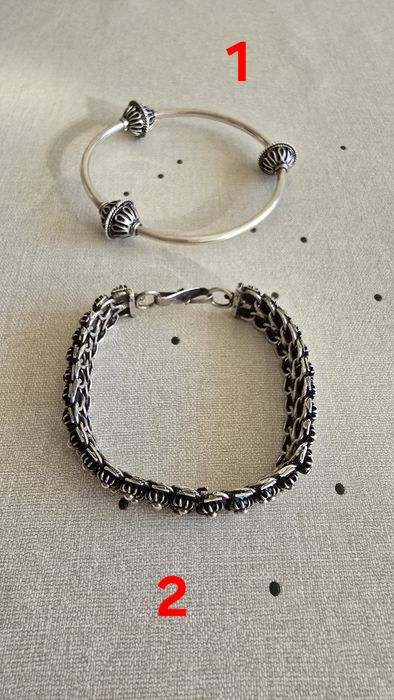 Сребърни гривни гравирани