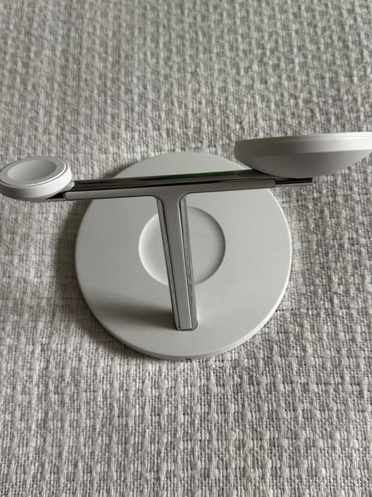 Belkin 3 in 1 charging stand безжична зарядна станция