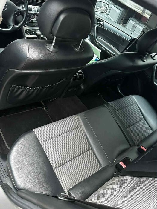 Продава се-Mercedes-C220