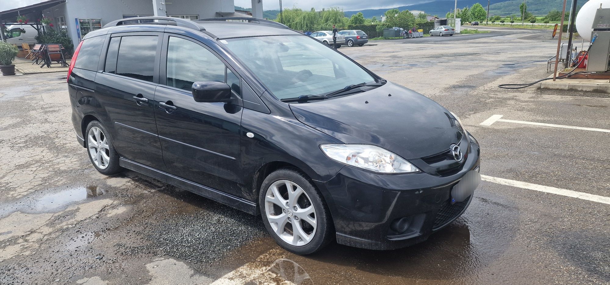Vând/Schimb Mazda 5,7 locuri