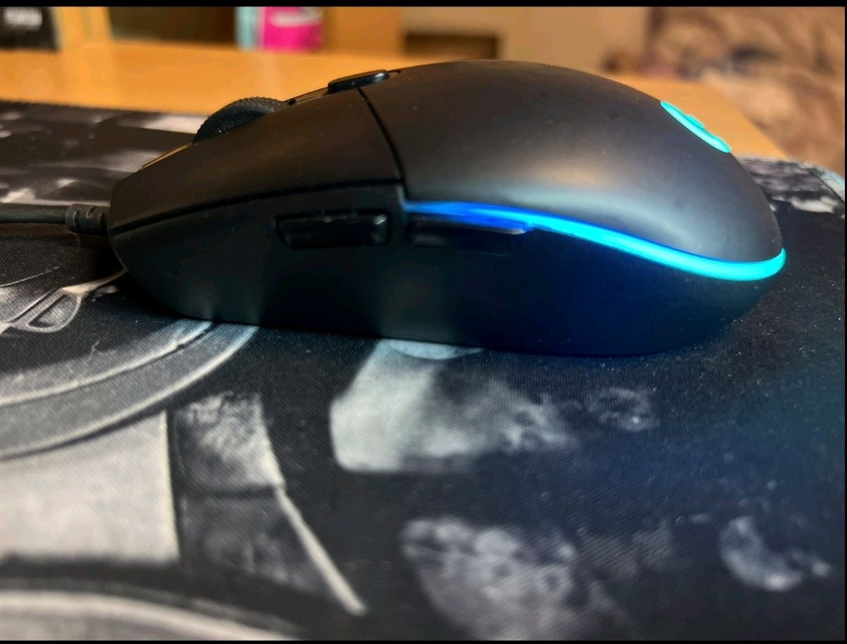 Мишка Logitech G102