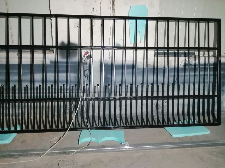 De vânzare poartă autoportanta