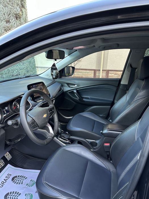 Продается автомобиль Tracker 2