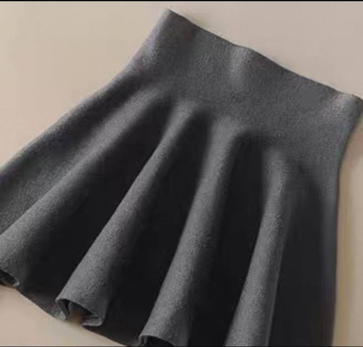 Серая зимняя юбочка на резинке, размер S