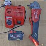 Flex Milwaukee M18 FSAGV115XPDB, model cu variator de turatie