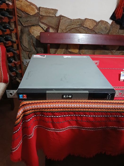 Продавам ЮПС EATON 5P