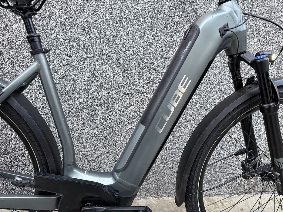 CUBE Kathmandu Hybrid Pro Bosch 750Wh E-Bike Shimano Deore 54см ТОП