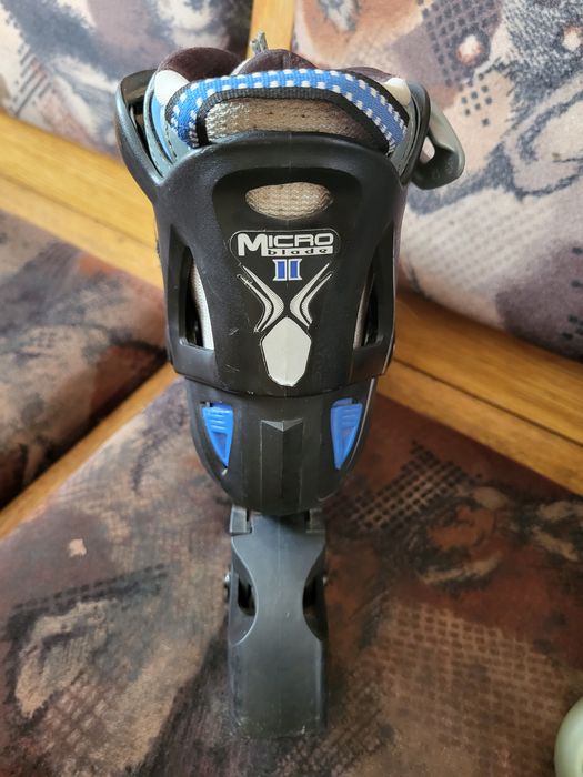 Role Reglabile Gri-Negru Blade