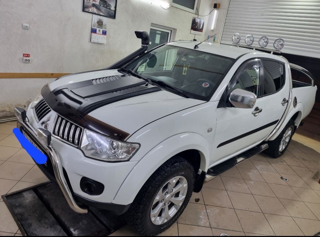 Vand Mitsubishi l200 2.5 diesel 178 CP TVA DEDUCTIBIL