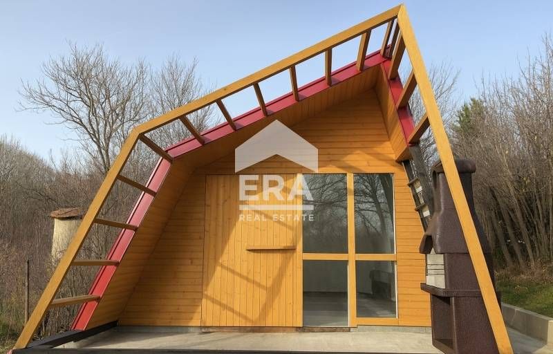 ЕРА Фаворит продава уникална дървена къща в Алпийски стил