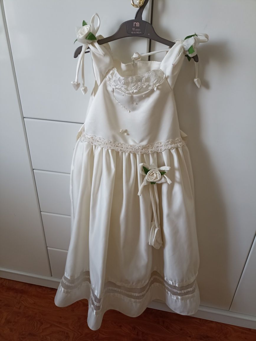 Нарядное белое платье для девочки для красивого мероприятия