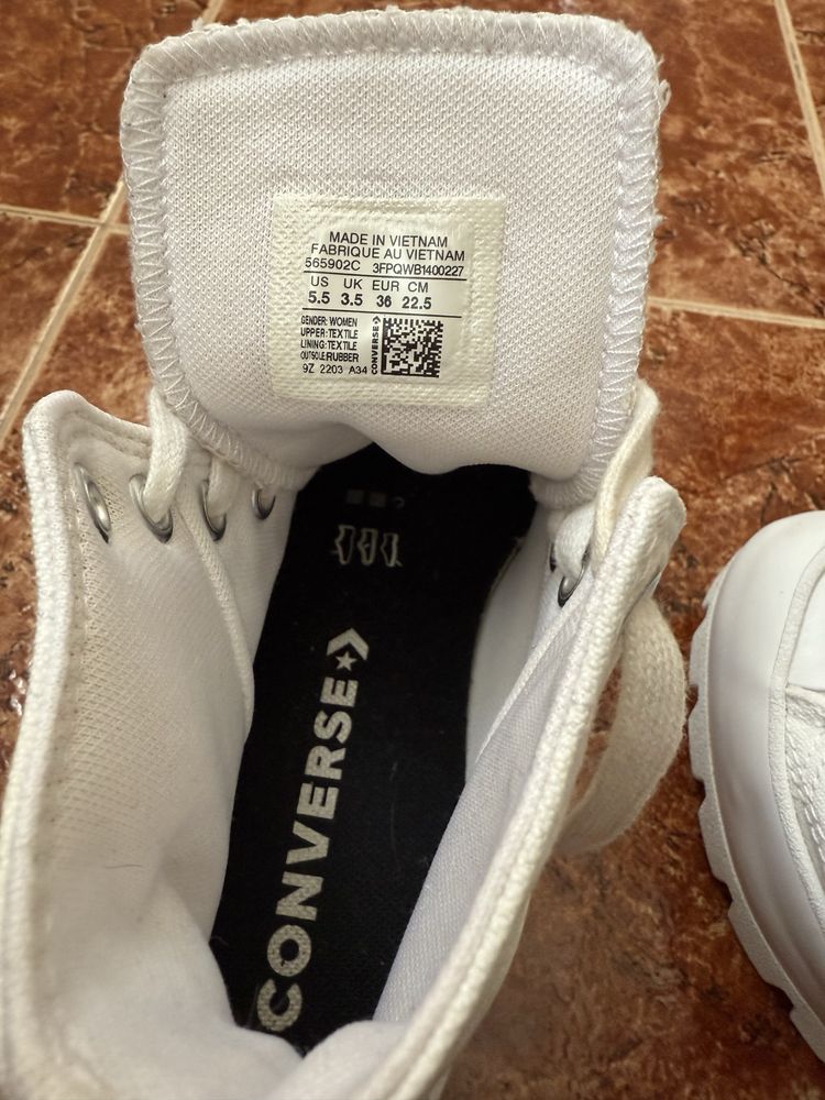Бели кецове CONVERSE
