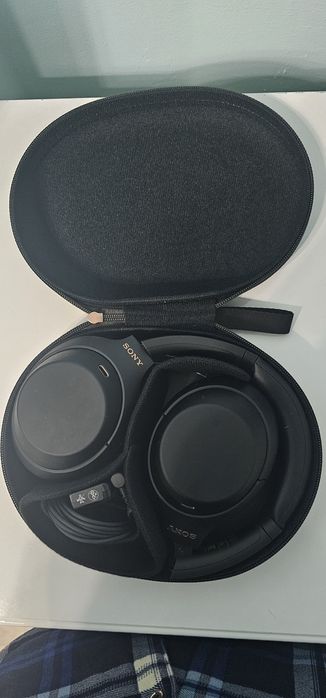 Продам наушники Sony wh-1000xm4 в идеальном состоянии