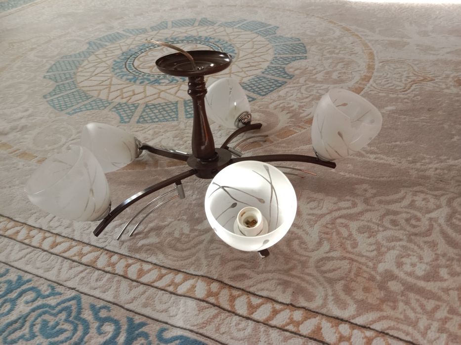 Люстра хорошем состоянии