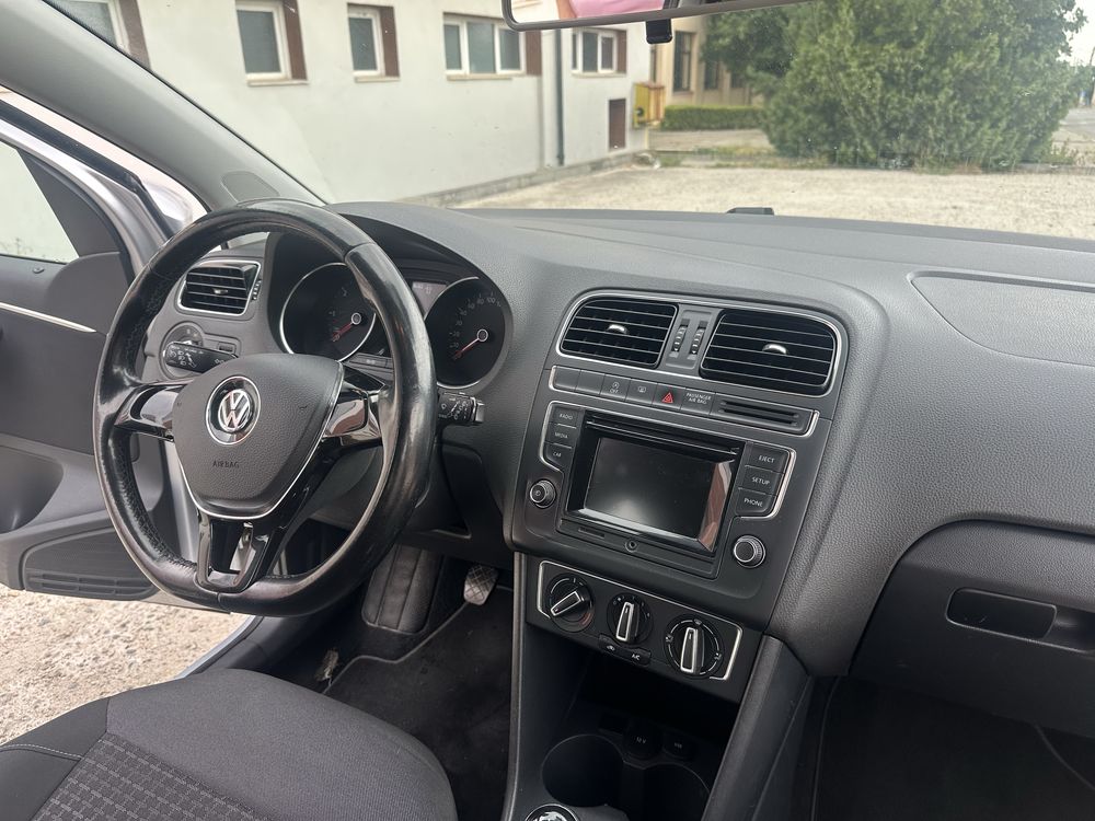 Vând Volkswagen Polo 2015