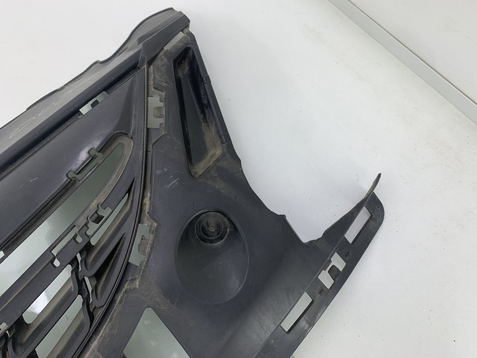 Dezmembrez Grila bara fata de pe Opel CORSA D 2006-2014