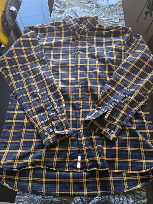 Cămașă hilfiger, mărimea L, stare foarte bună,  preț 90 roni