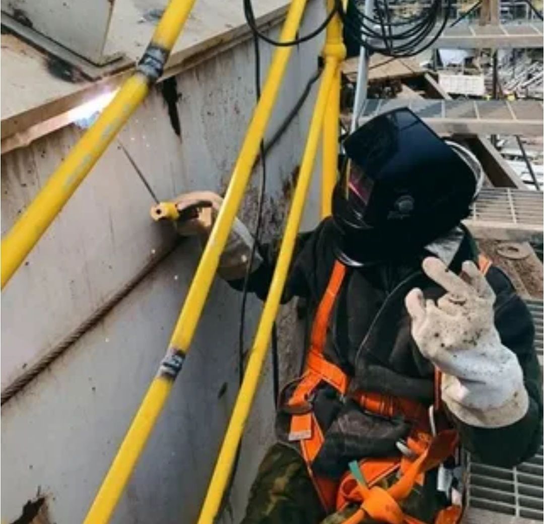 Сварщик Сантехник Услуги сварщика. Газосварка электросварка Отопление