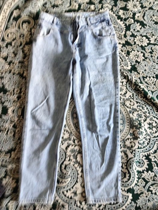 Продам женские джинсы МОМ