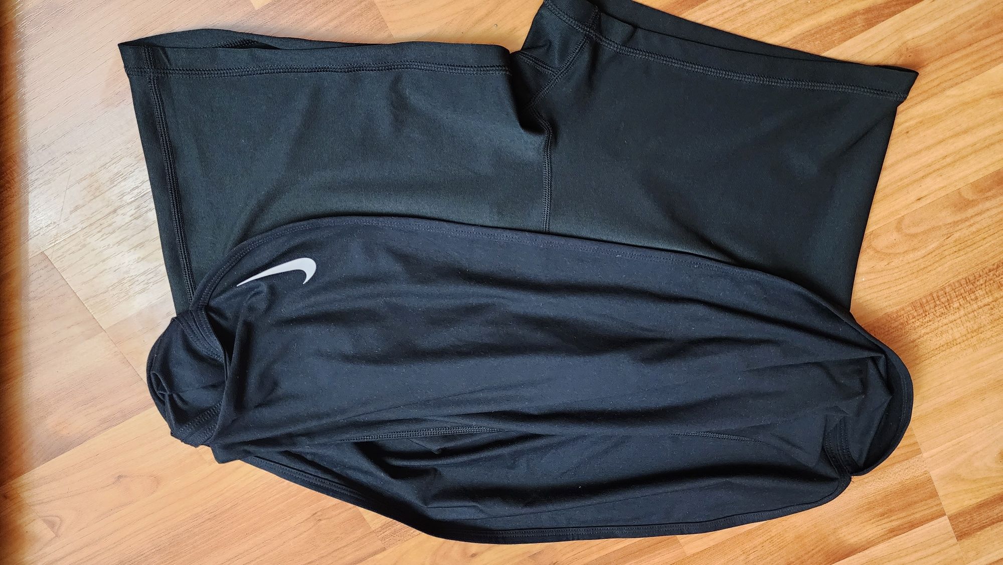 Nike  fusta XL cu pantaloni scurți tenis