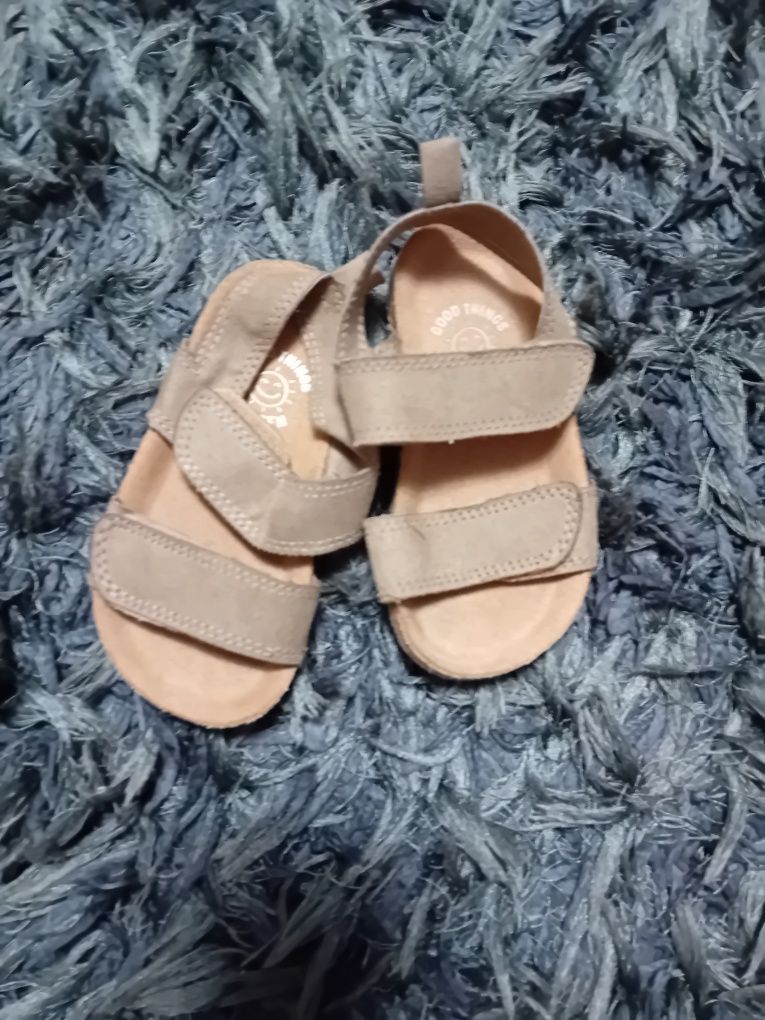 Sandale de bebeluș