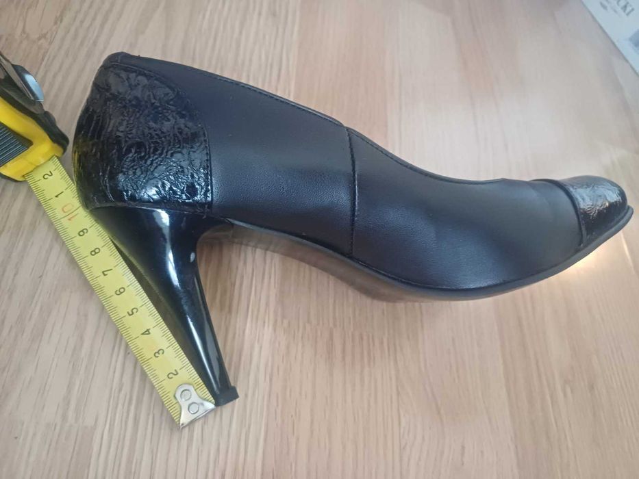 Продавам дамски обувки