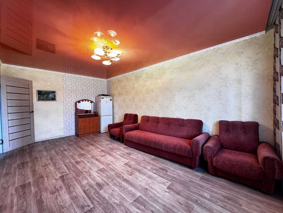 Продам 1 комн квартиру на 7 мкр не угловая