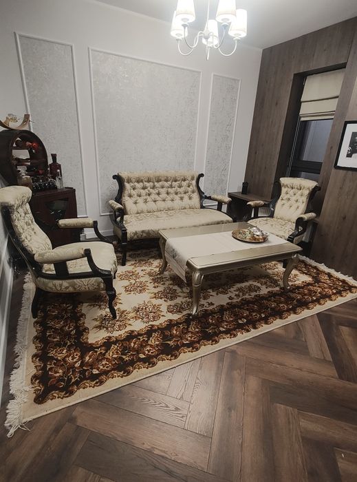 Canapea și fotolii stil baroc mașina și covor