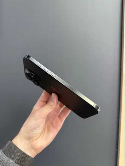 Vând iPhone 16 Pro Max 512GB