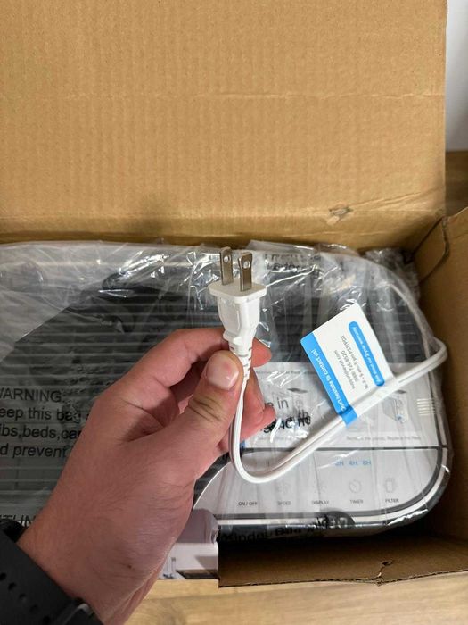 Purificator de aer Levoit Vital 100 , 50W, 120 V , 28 m, stecher USA