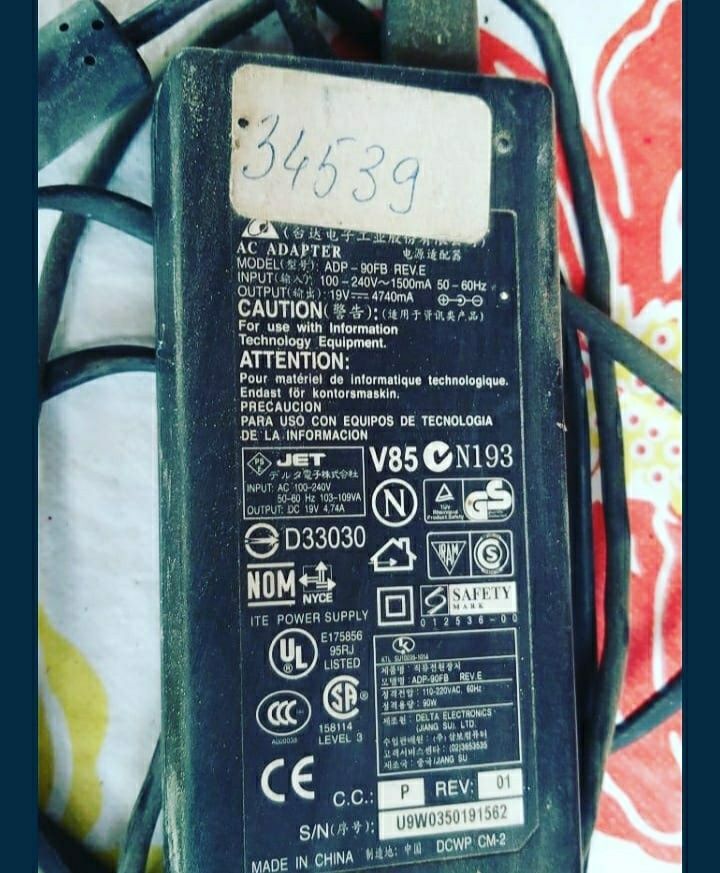 Vând încărcătoare laptop