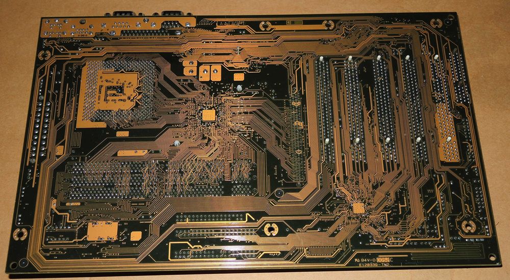 Gigabyte GA-6OX Rev:1.1 Intel i815EP Socket 370 Testat