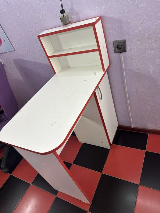 продам столы для маникюра