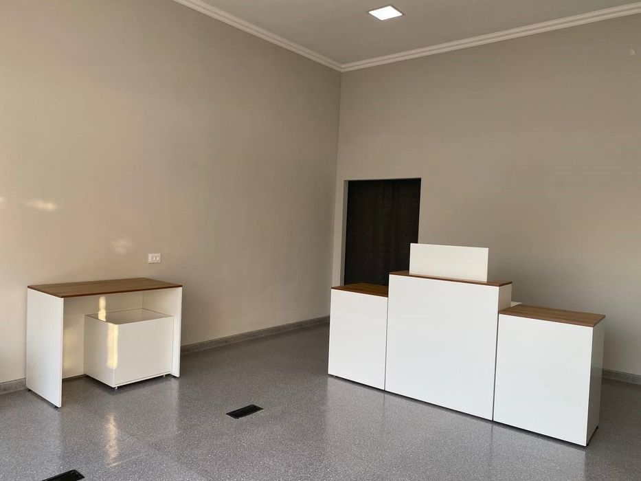 Аренда  70 квадрат 1- линия йу́л юзасида жойлашган